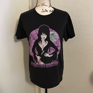 Elvira Mistress Of The Dark Black Graphic Shirt Emo Goth Halloween
